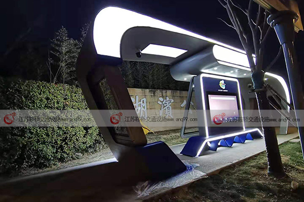 新疆智能候车亭对于城市发展具有多种功能